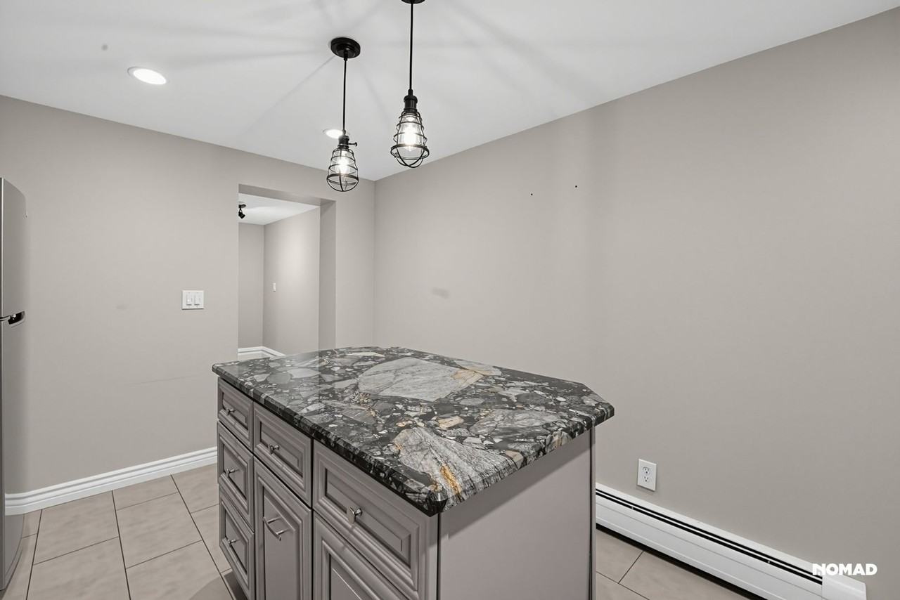 1373 N Franklin St - Photo 7 of 34