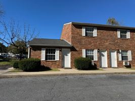featured image of 990 Chicago Ave