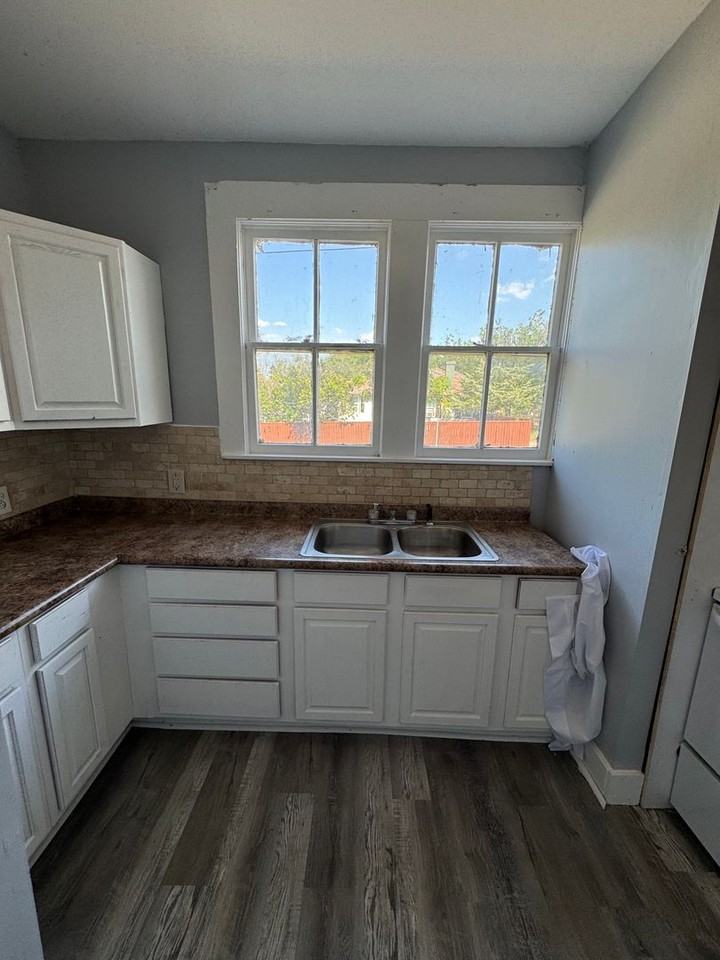 2301 Lasker Ave - Photo 5 of 9