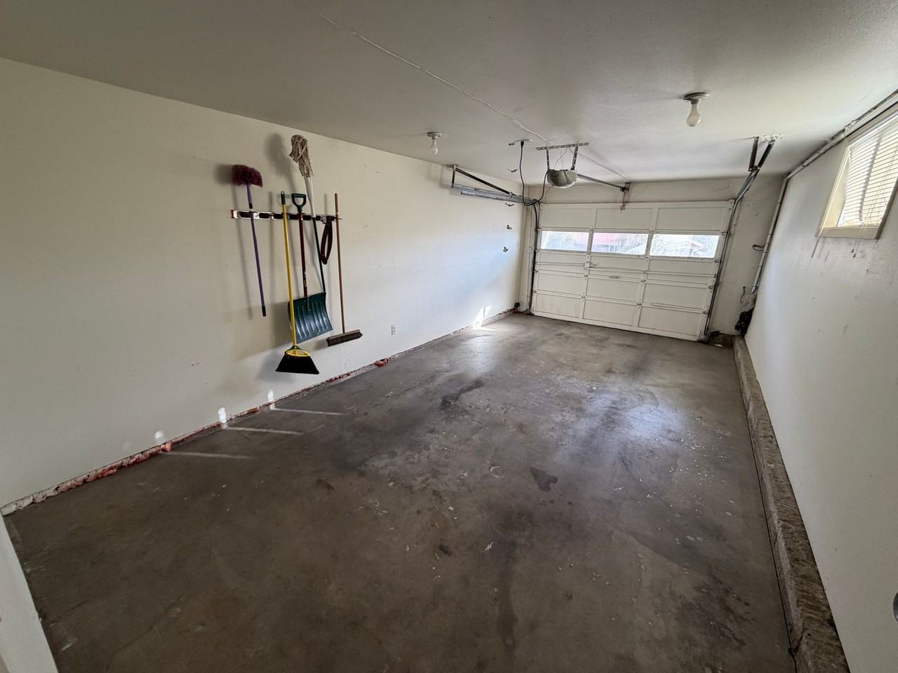 515 Nw Gilliam Ave - Photo 3 of 19
