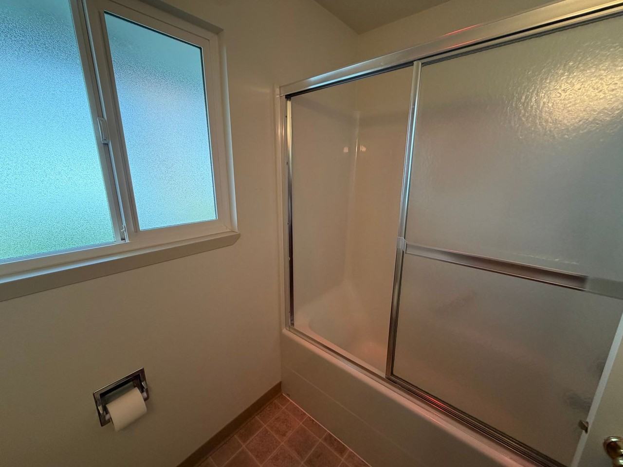 515 Nw Gilliam Ave - Photo 6 of 19