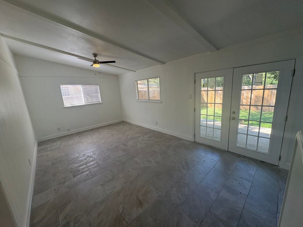 6220 Thurgood Ave - Photo 4 of 24