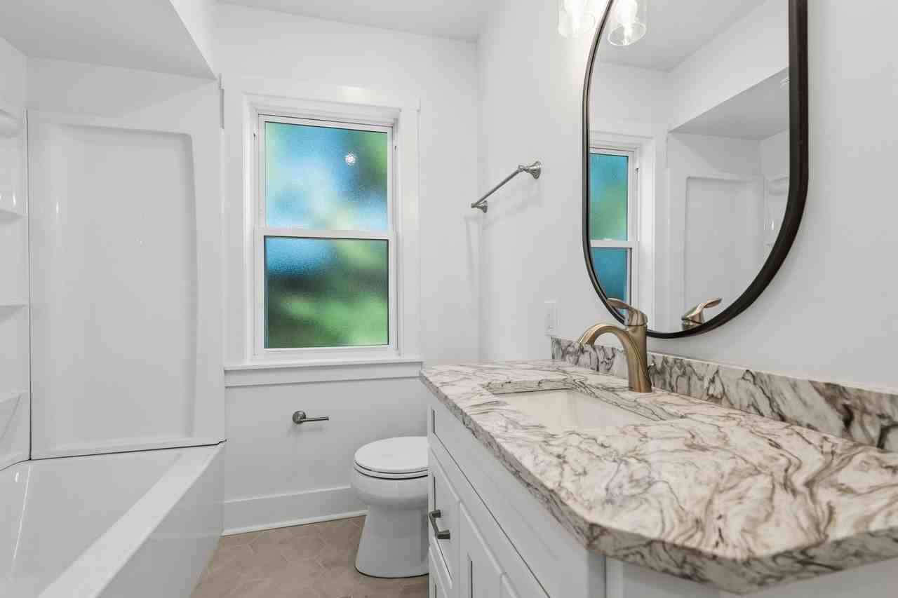 1315 Lesnett Rd - Photo 2 of 33