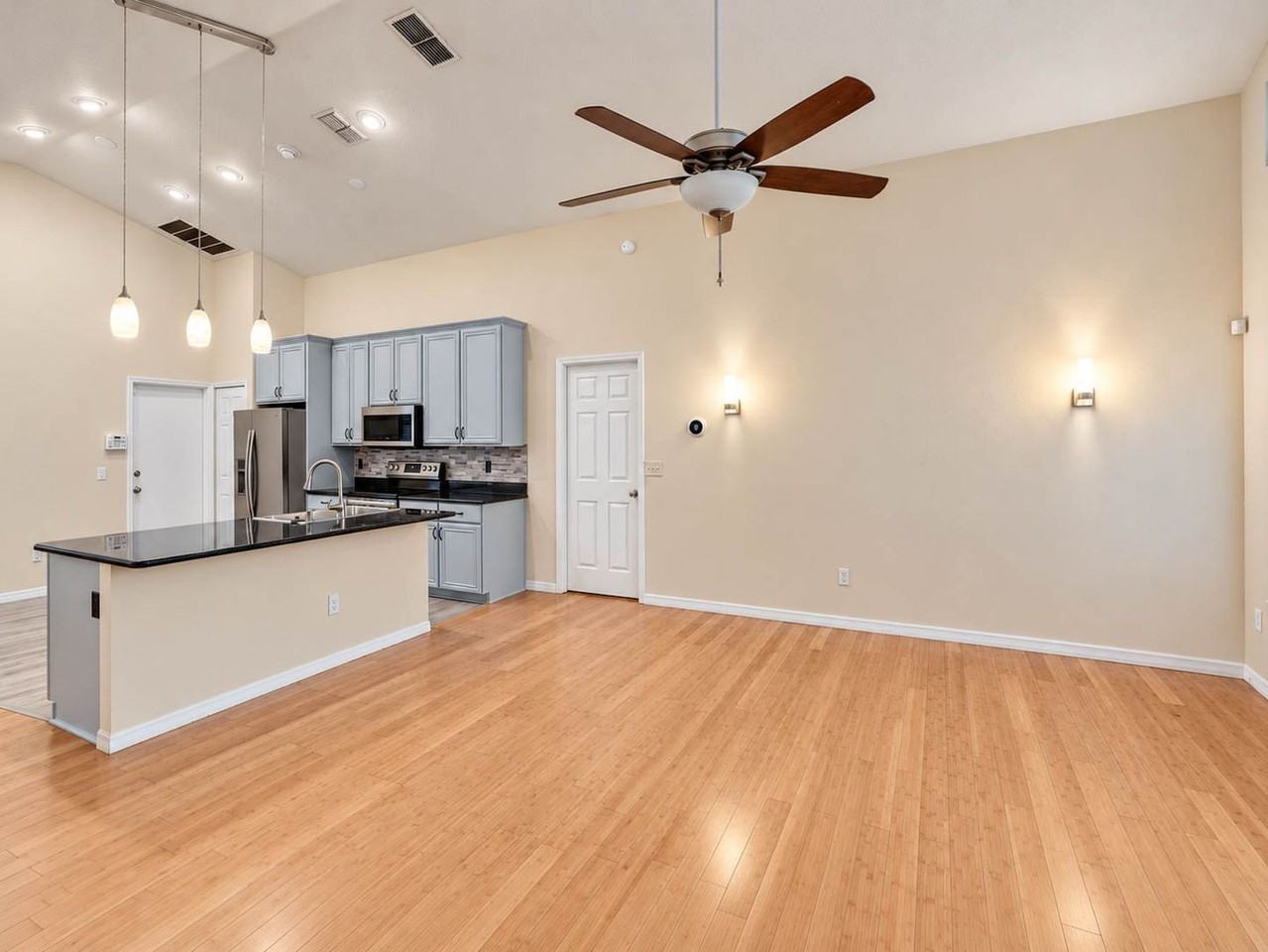 10356 Winding Creek Ln - Photo 7 of 25