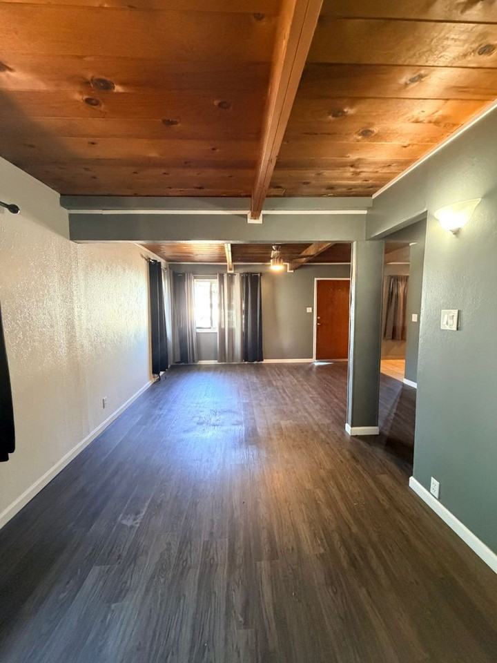 1735 Douglass St - Photo 3 of 19