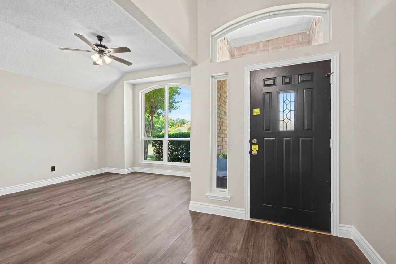 607 Grimsworth Ct - Photo 4 of 34