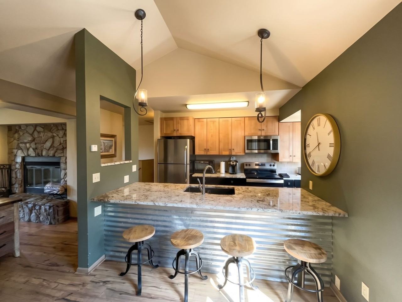 1120 Baldy Rd - Photo 5 of 22