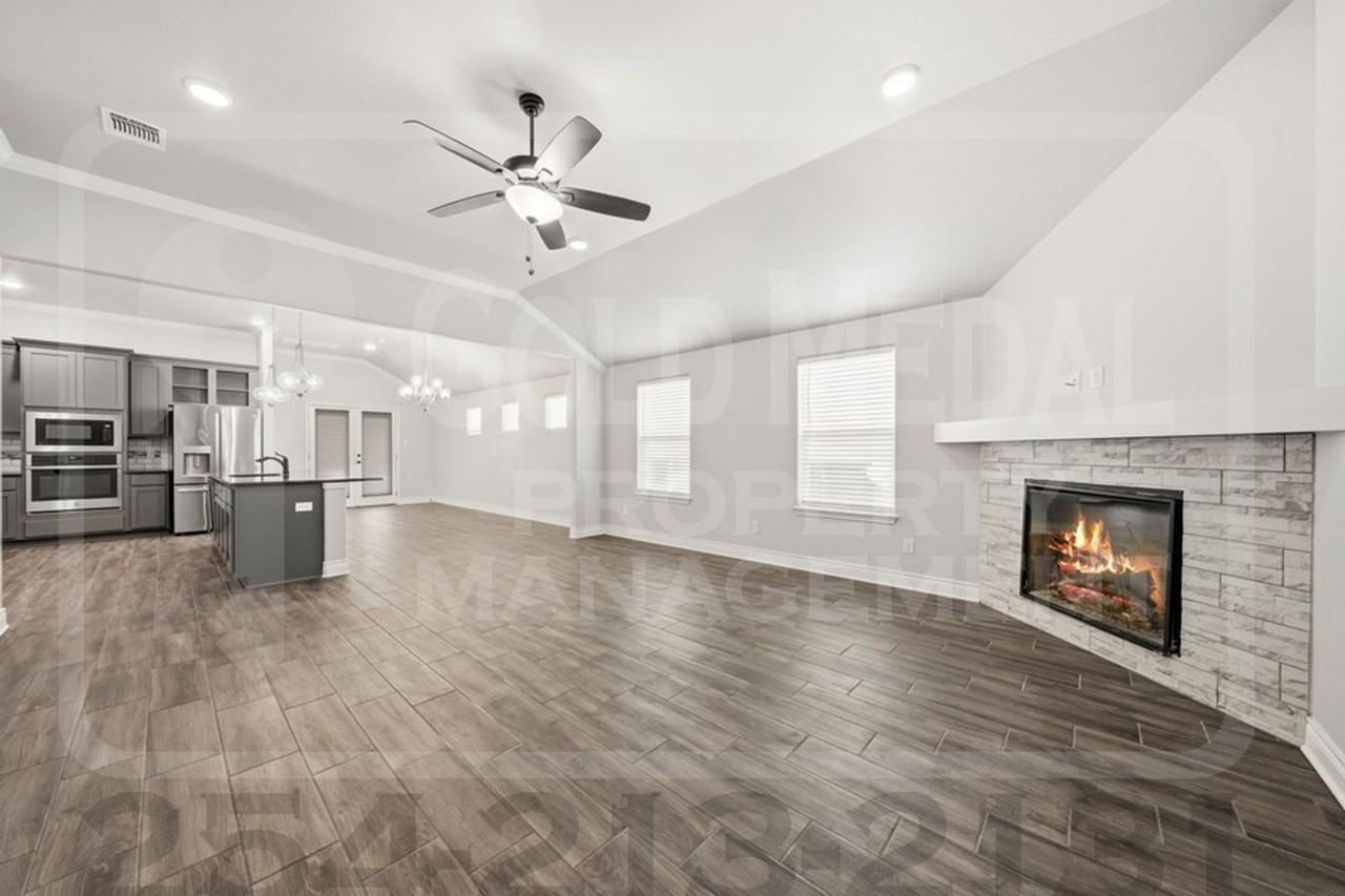 6112 Monza Dr - Photo 6 of 38