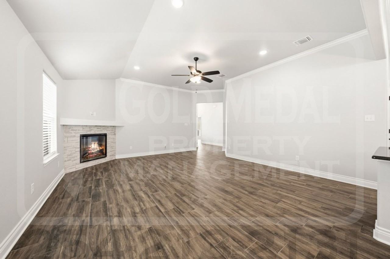 6112 Monza Dr - Photo 7 of 38