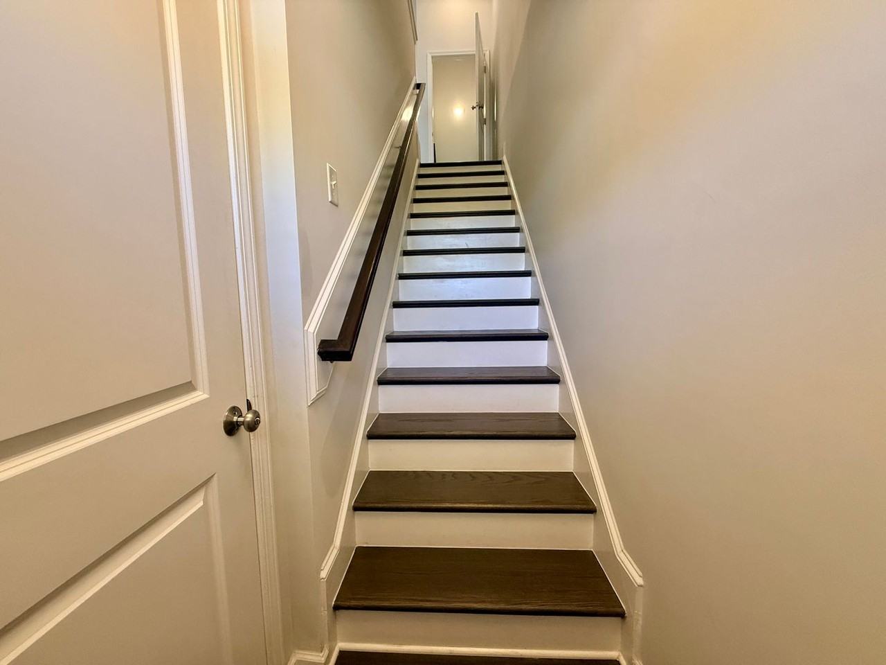 1049 Islip Pl - Photo 6 of 38