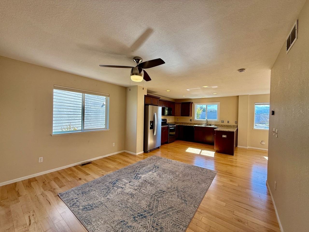 2123 Shady Aspen Dr - Photo 3 of 27