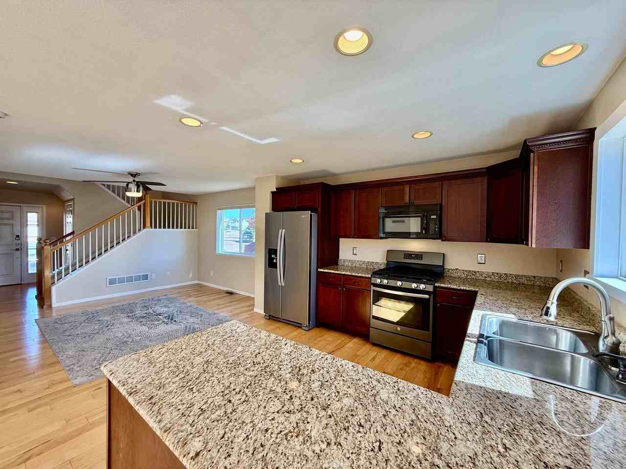 2123 Shady Aspen Dr - Photo 7 of 27