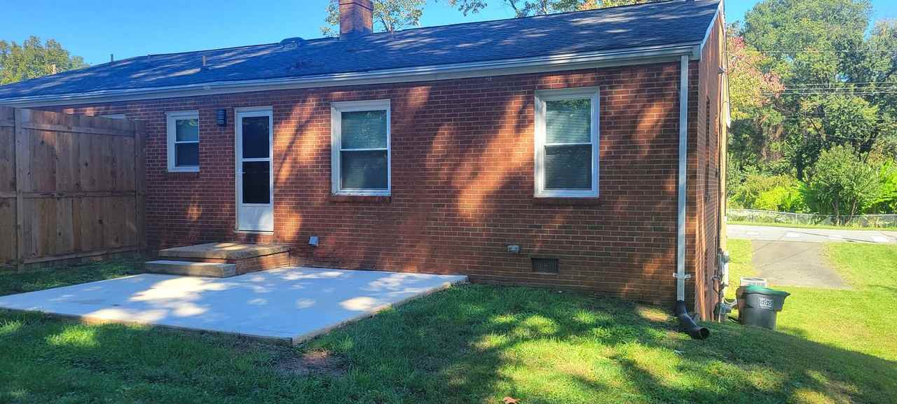 2218A Wayne Ave - Photo 3 of 26