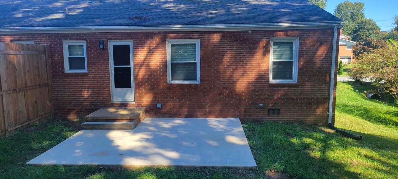 2218A Wayne Ave - Photo 4 of 26