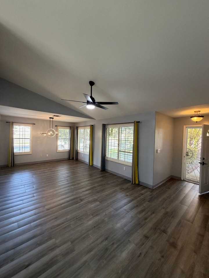 9821 Rancho Verde Dr - Photo 3 of 17