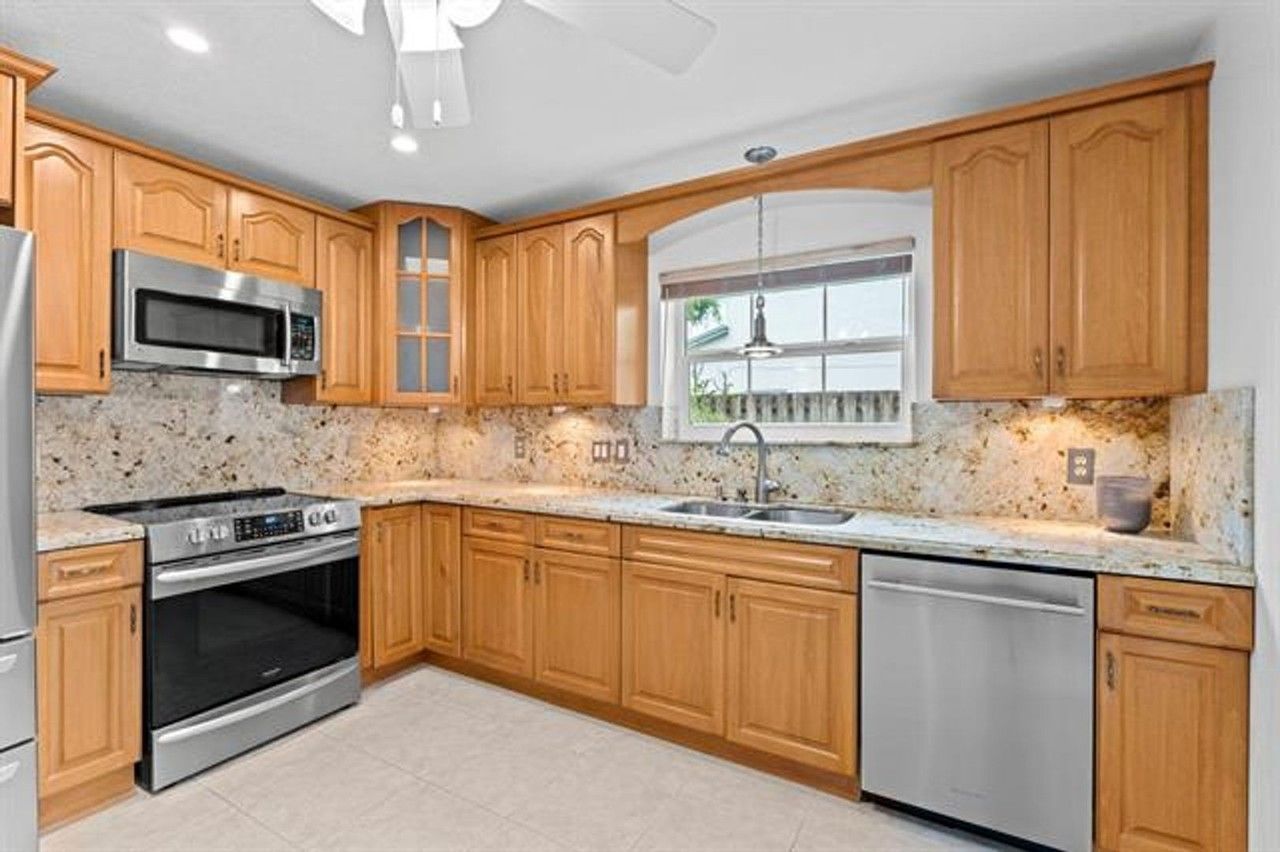 5611 Sw 97th Ter #5611 - Photo 2 of 25