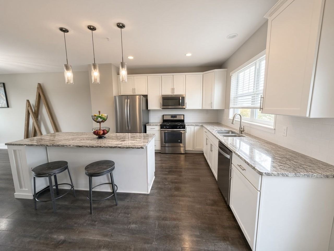 15470 Eames Way - Photo 7 of 33