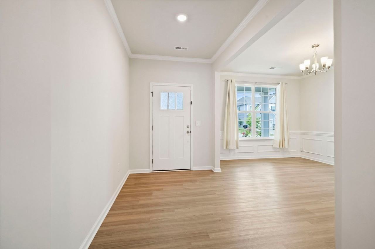 114 Magnolia St - Photo 5 of 40