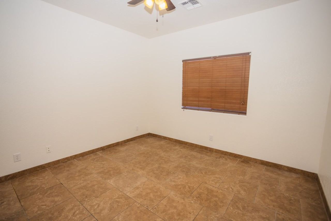 413 Noland Ct - Photo 6 of 23