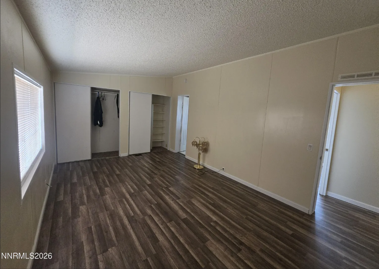 216 Garnet Cir - Photo 5 of 12