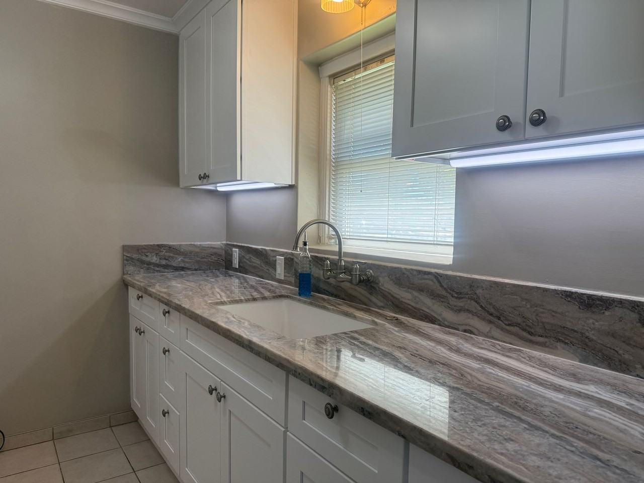 219 Kimble St - Photo 3 of 14