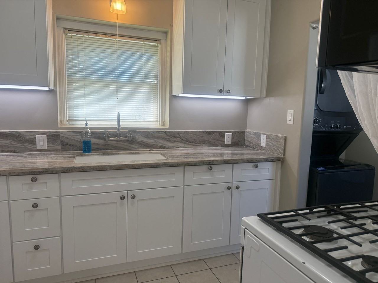 219 Kimble St - Photo 4 of 14