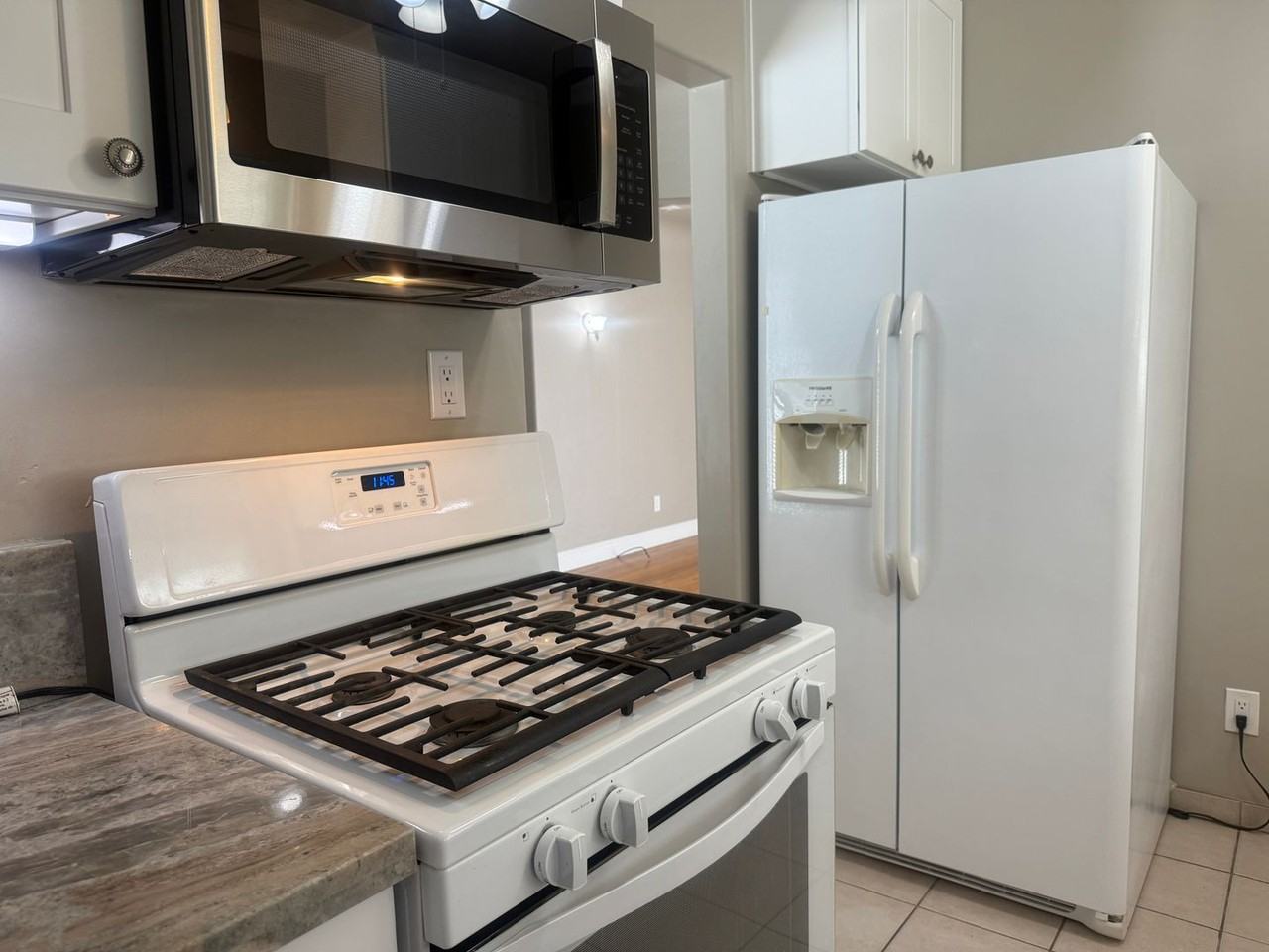 219 Kimble St - Photo 5 of 14