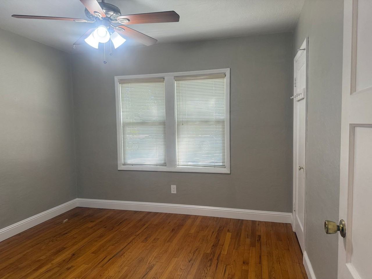 219 Kimble St - Photo 6 of 14