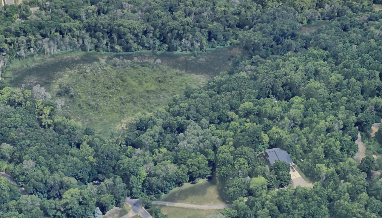 5743 Juneau Ln N - Photo 6 of 31