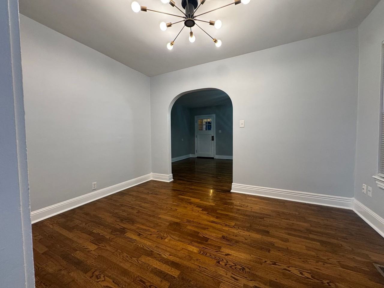 821 S 3rd St - Photo 5 of 29