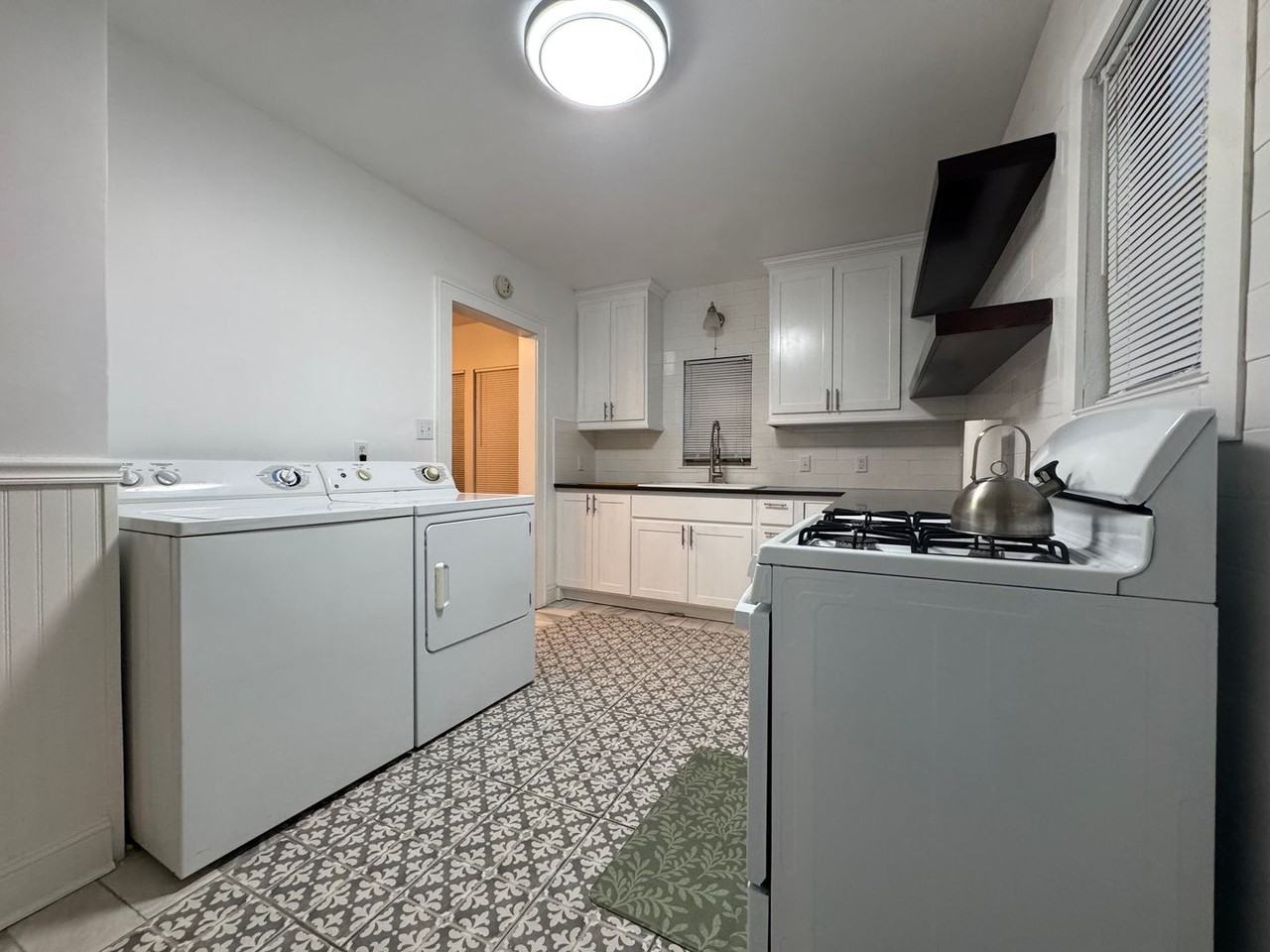 821 S 3rd St - Photo 7 of 29