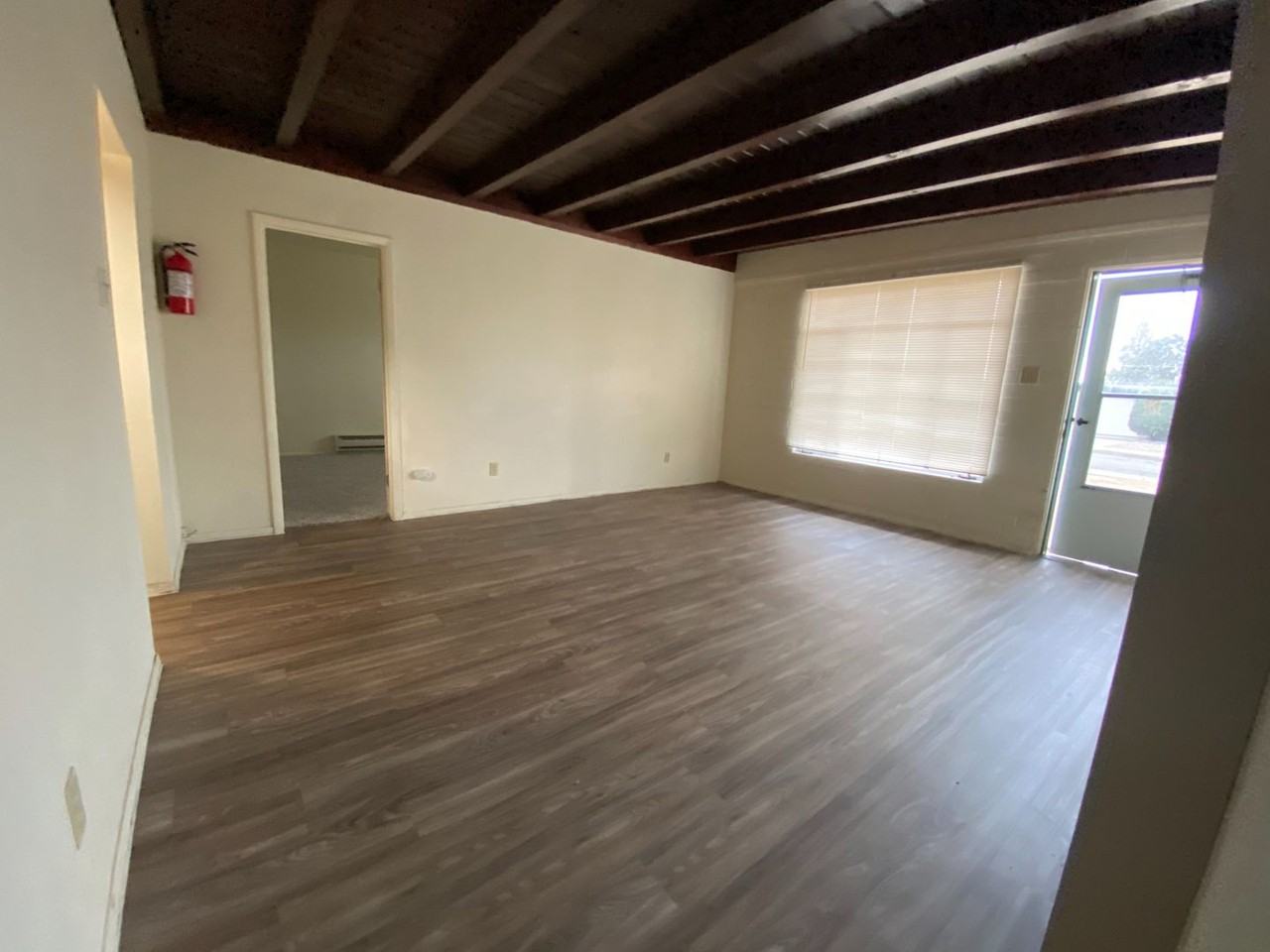 9101 Lexington Ave Ne - Photo 4 of 25
