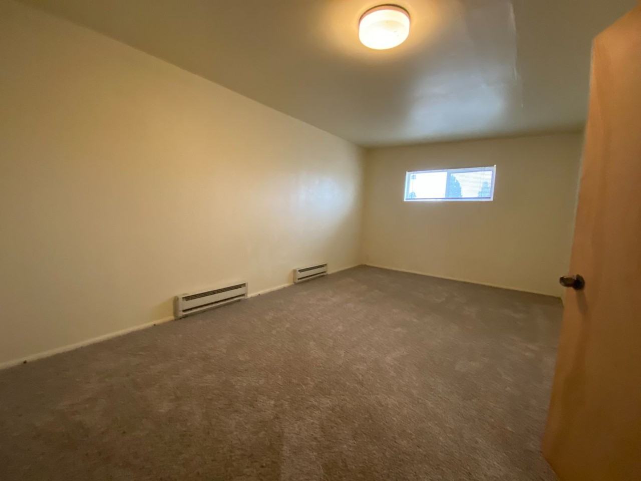 9101 Lexington Ave Ne - Photo 6 of 25