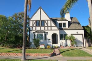featured image of 4905 E Broadway