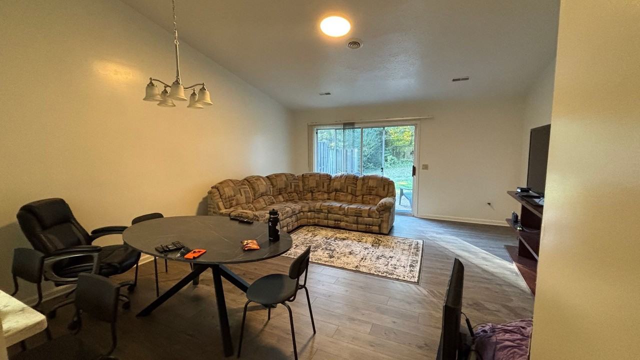 1013 Evergreen Way - Photo 5 of 22