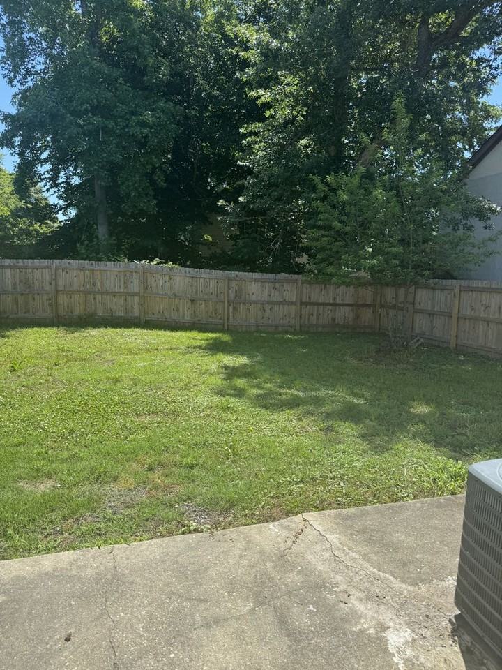 1505 Ernestine Ave - Photo 3 of 9