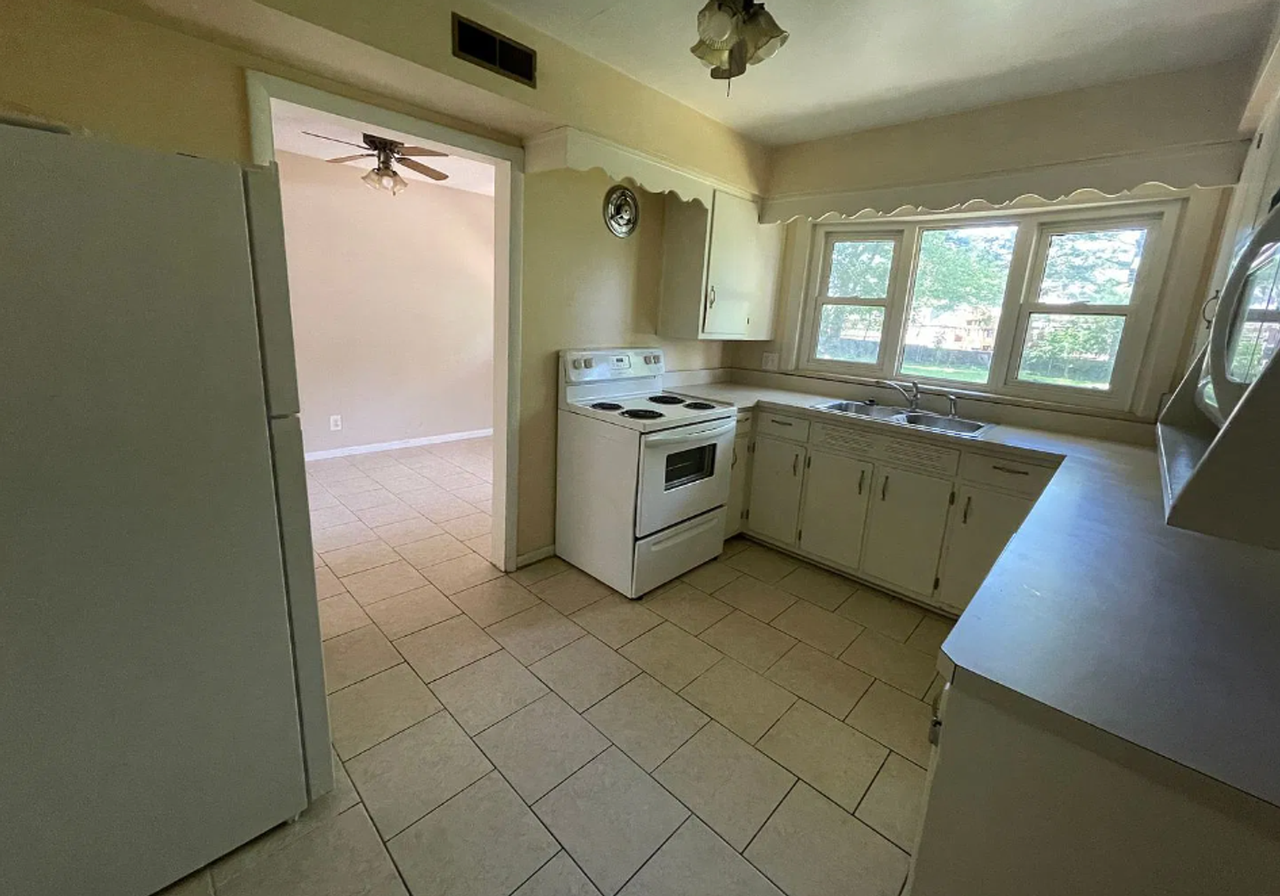 804 Lindberg Rd - Photo 5 of 19