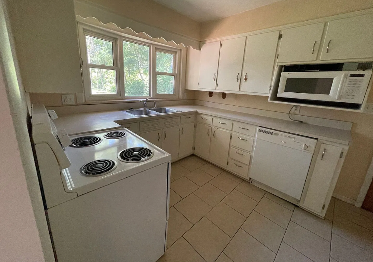 804 Lindberg Rd - Photo 6 of 19