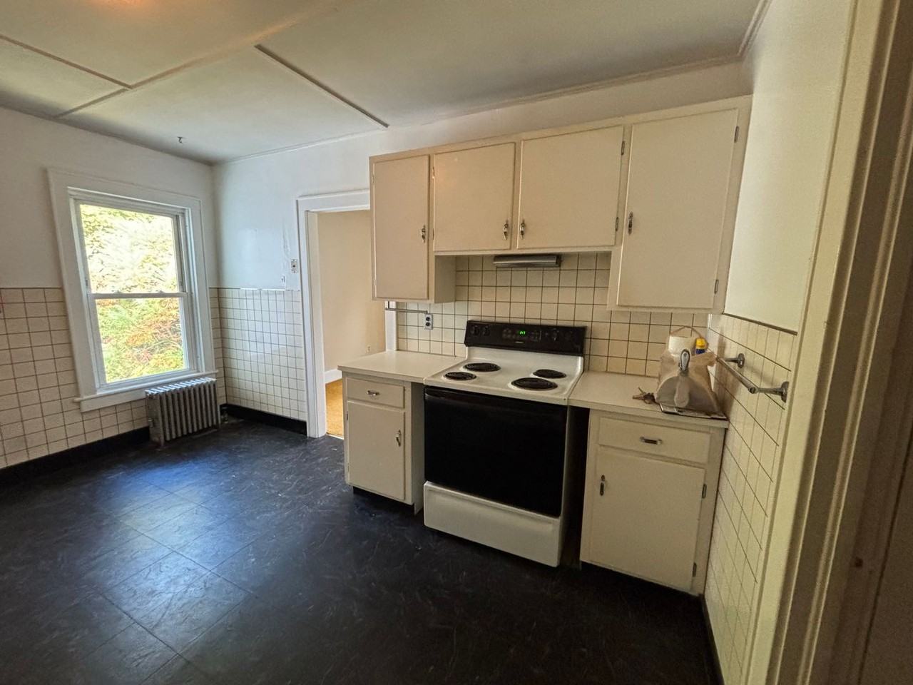 105 Friend St #B - Photo 2 of 11