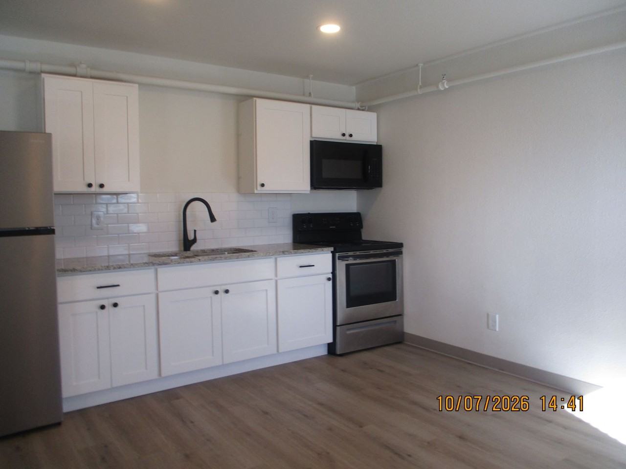 324 W King St - Photo 2 of 12