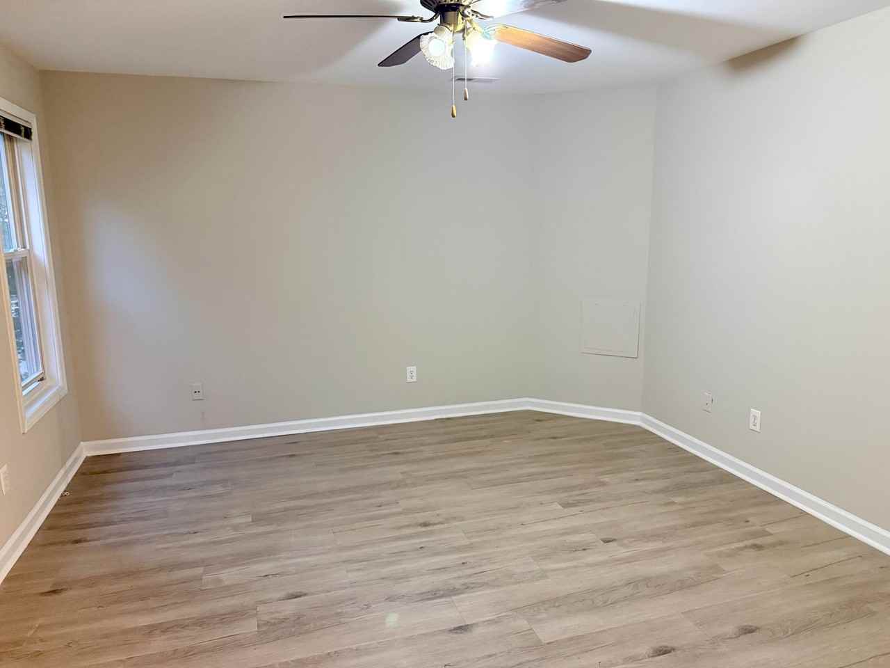 1640 Hedingham Blvd - Photo 2 of 10