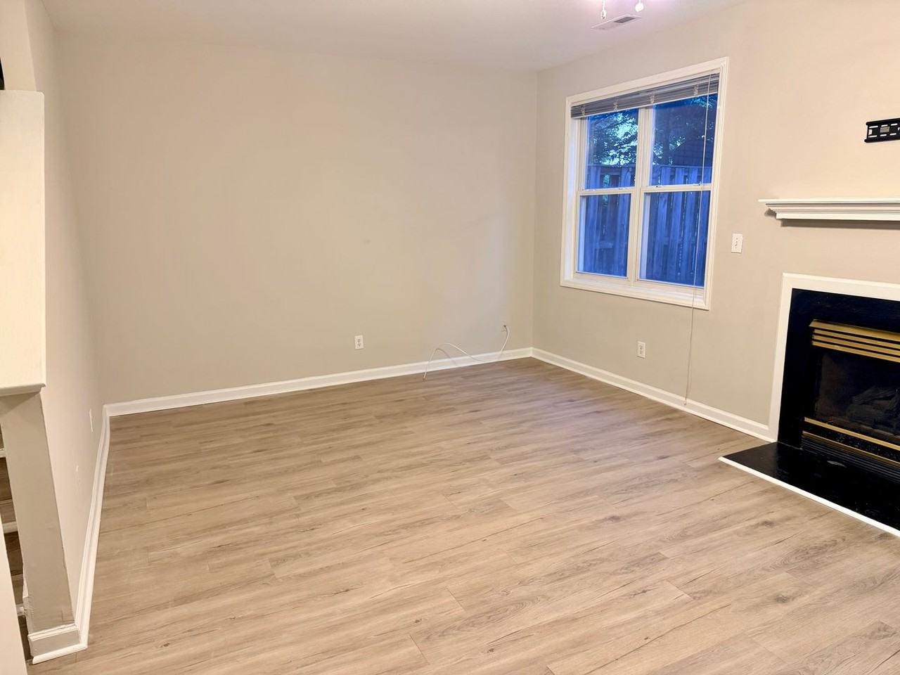 1640 Hedingham Blvd - Photo 4 of 10