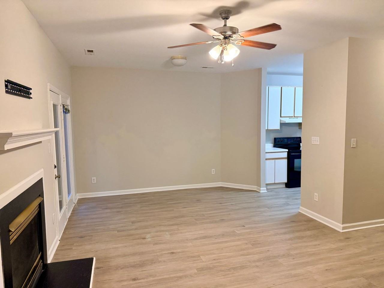 1640 Hedingham Blvd - Photo 5 of 10