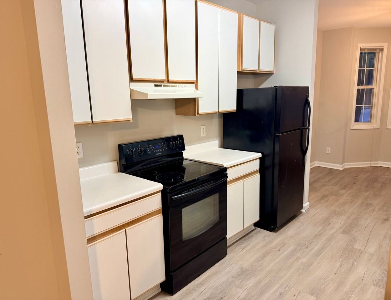 1640 Hedingham Blvd - Photo 6 of 10