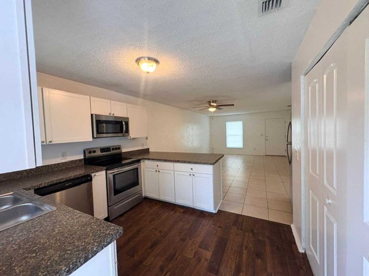 2312 Fern Palm Dr - Photo 4 of 16