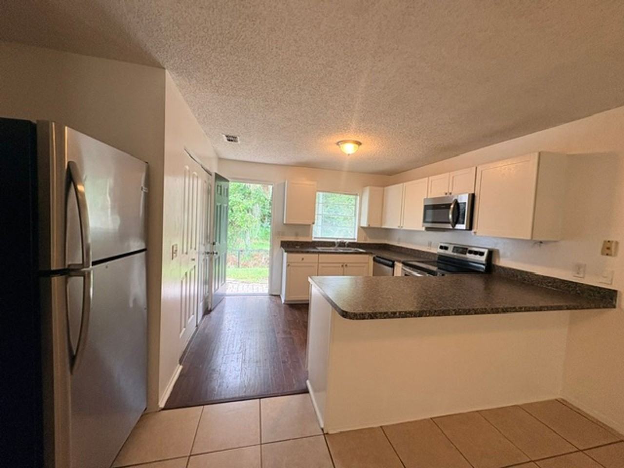 2312 Fern Palm Dr - Photo 5 of 16