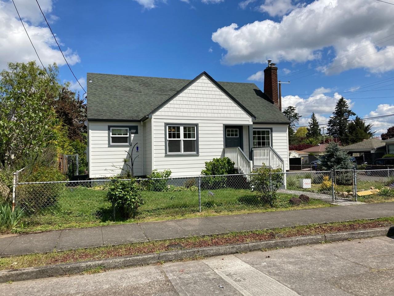 1775 Ne Saratoga St - Photo 2 of 17