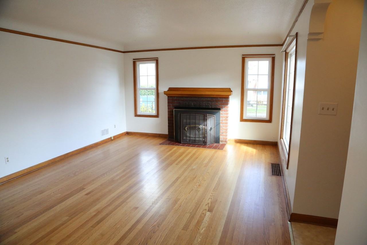 1775 Ne Saratoga St - Photo 5 of 17
