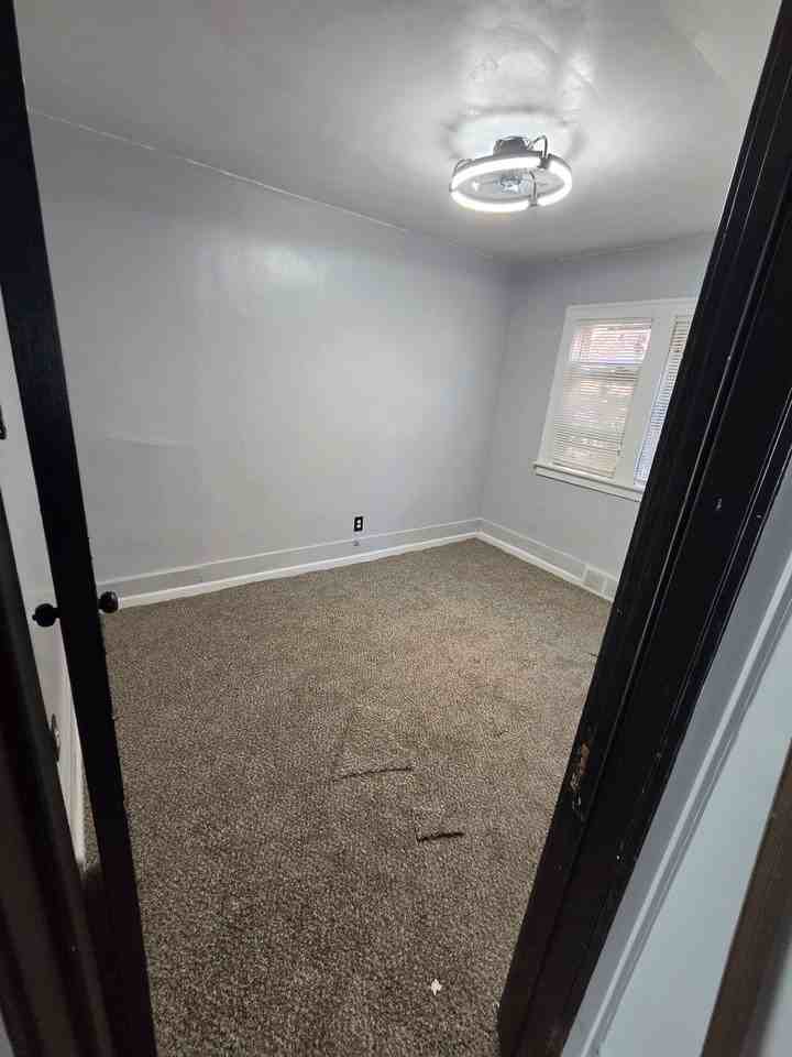 15718 Northlawn St - Photo 4 of 15