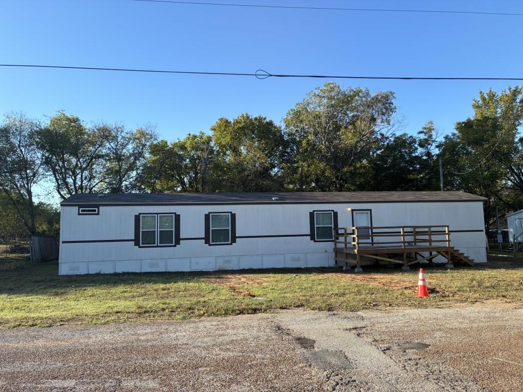 208 Logan Ln
